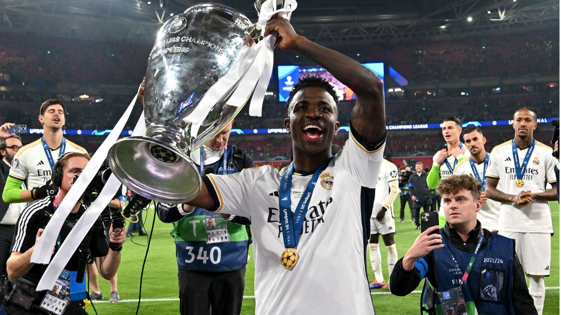 或稳健防守 或稳健防守